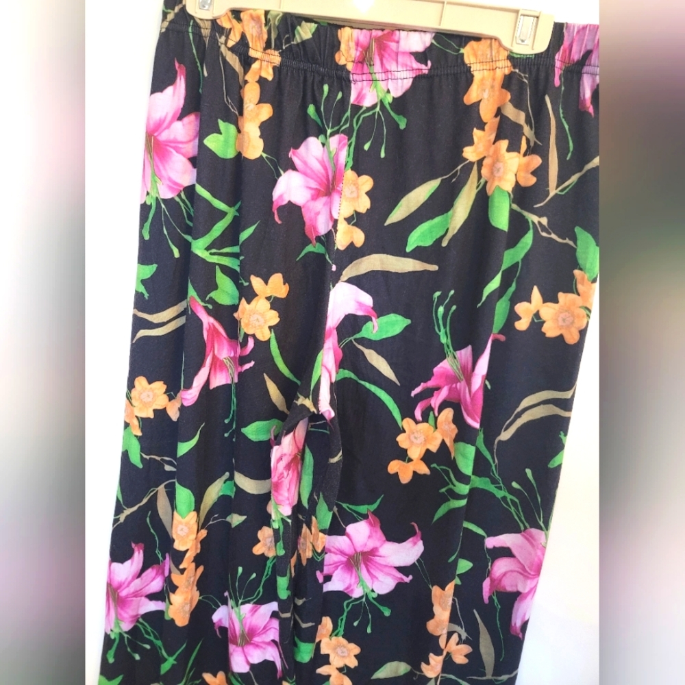 Floral Pants - Picture 6 of 7